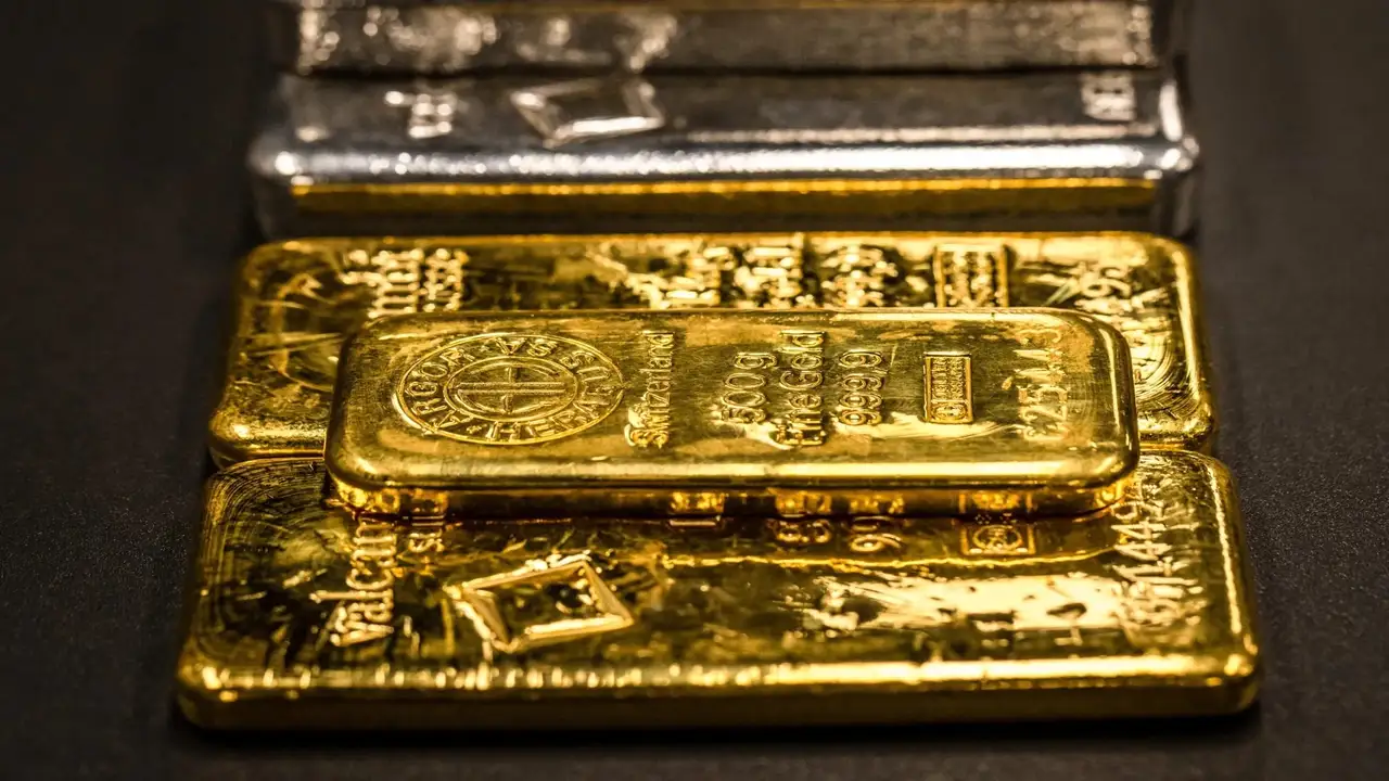 الذهب فوق 4000 دولار: ترقب إشارات الاحتياطي الفيدرالي لمستقبله.